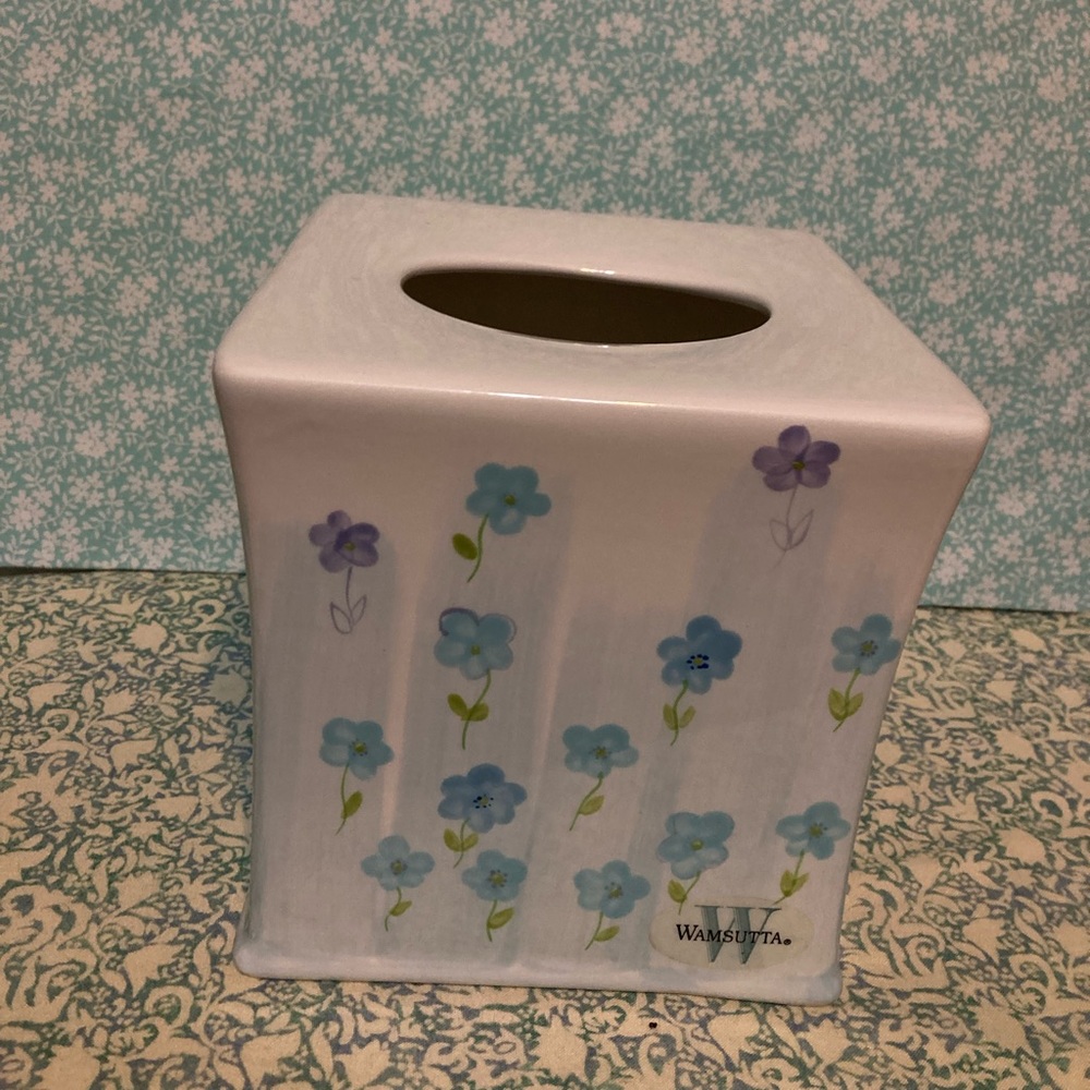Wamsutta Ceramic Hand Painted Tissue Cover, Model: Emilee